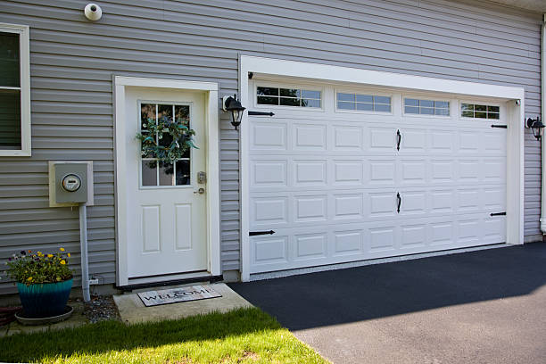 24/7 Emergency Garage Door Roller Replacement experts in Warrensburg, IL